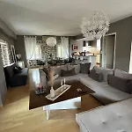 Palmyra Vila