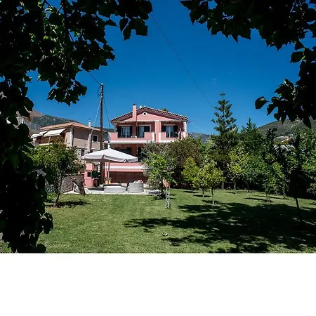 Palmyra Nydri (Lefkada)